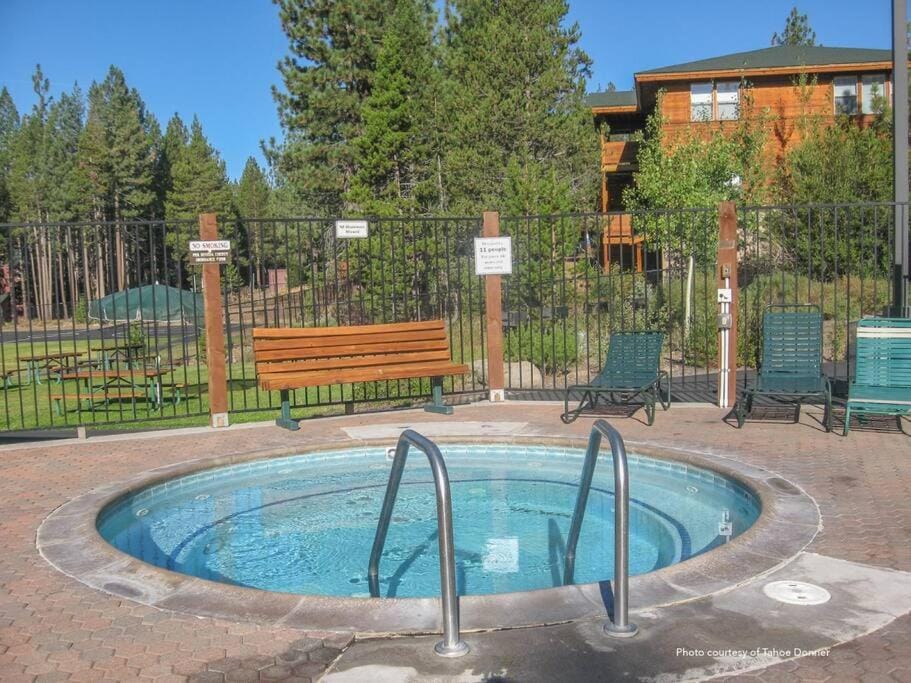 3BR Tahoe Donner Cabin with HOA Perks like Pools Hot-Tub Minutes to Trails Lake Golf Cabin in Truckee