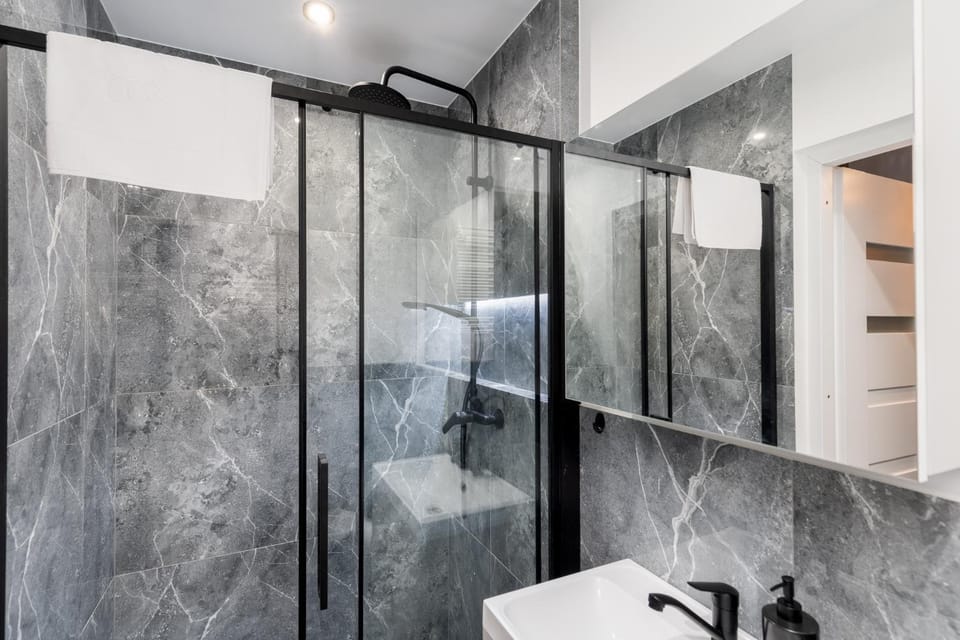 Shower, Bathroom