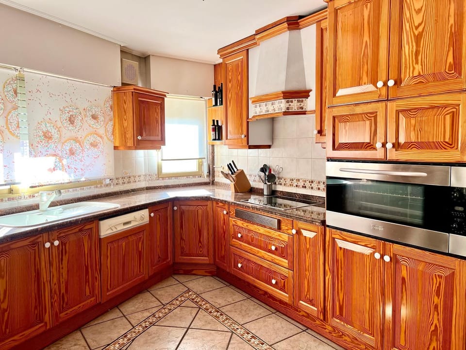dishwasher, minibar, pet friendly, stove, kitchen