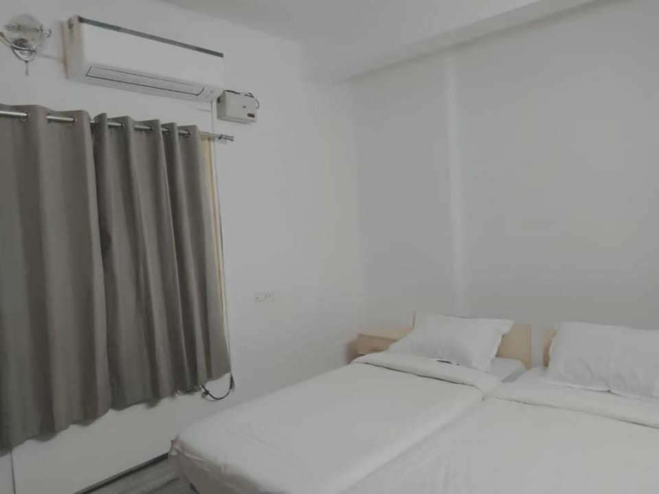 Roshini Serviced Apartments Bed and Breakfast in Chennai