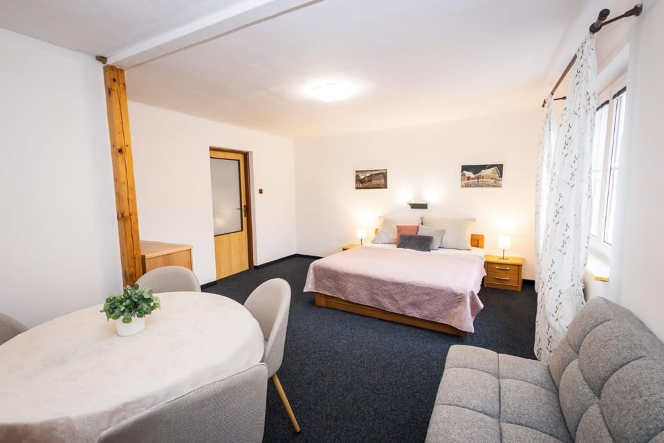 Photo of the whole room, Seating area, Bedroom