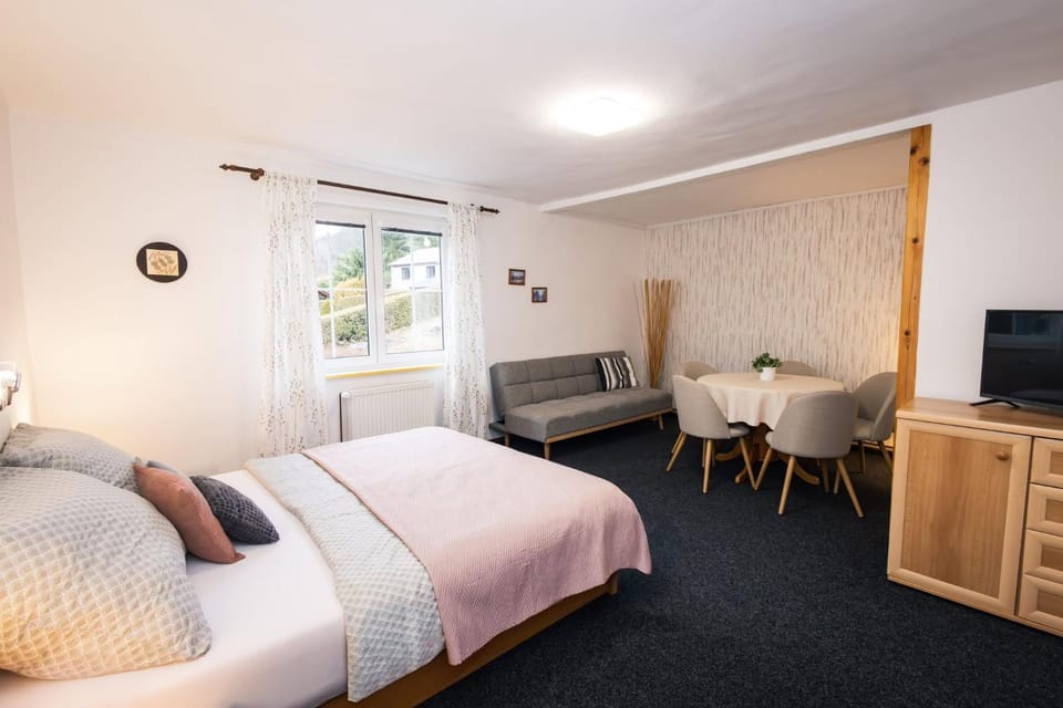 Photo of the whole room, Seating area, Bedroom