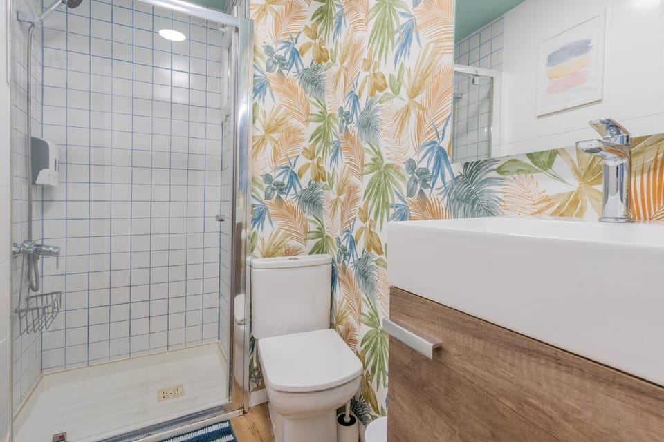 Shower, Bathroom, towels