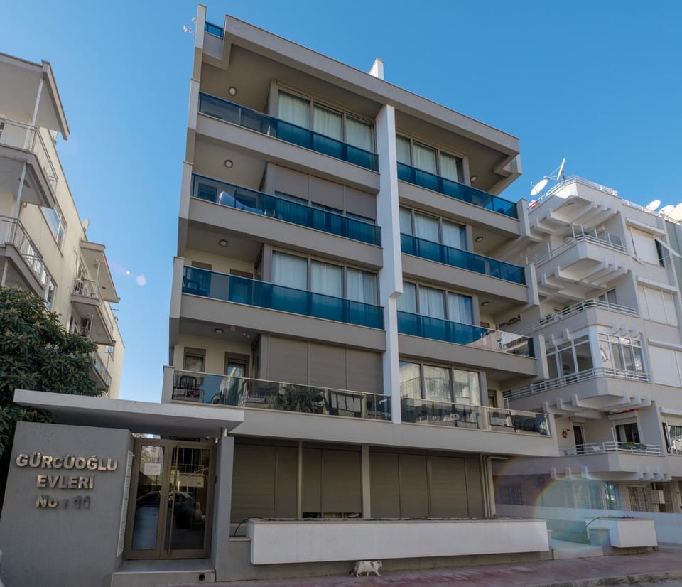 Property building, Facade/entrance, Day