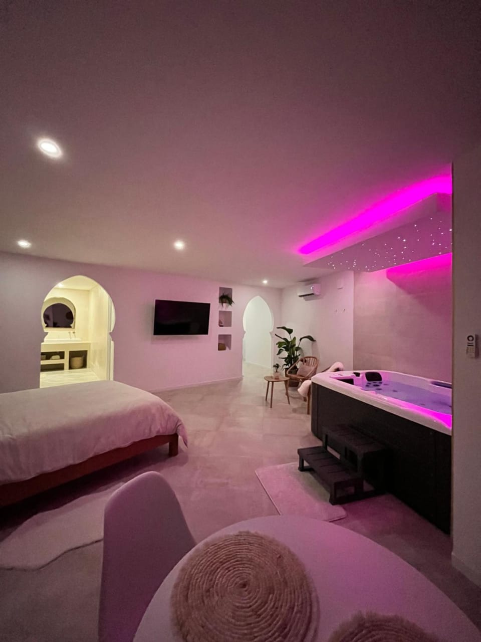 Night, View (from property/room), Spa and wellness centre/facilities