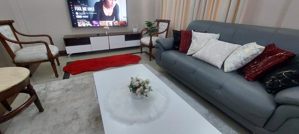 Communal lounge/ TV room, TV and multimedia, Living room, Seating area, Evening entertainment