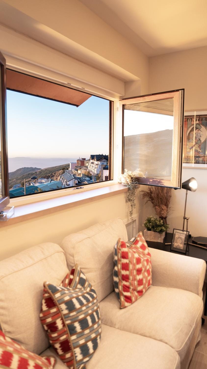 Luxury and newly refurbished 3 bedroom apartment next to the slopes including indoor parking Apartment in Sierra Nevada