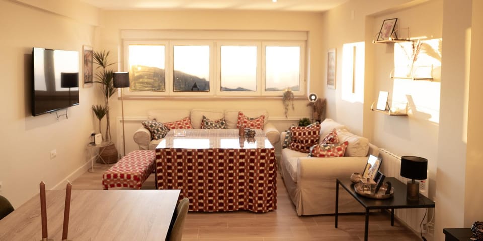 Luxury and newly refurbished 3 bedroom apartment next to the slopes including indoor parking Apartment in Sierra Nevada