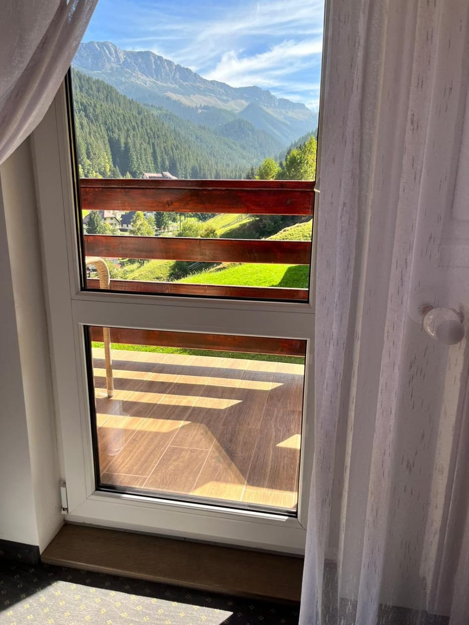 Day, Natural landscape, View (from property/room), Balcony/Terrace, Mountain view