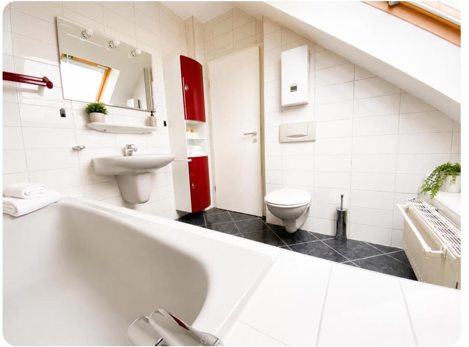 Toilet, Bath