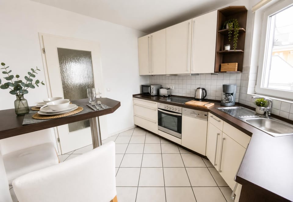 Kitchen or kitchenette, Dining area, toaster
