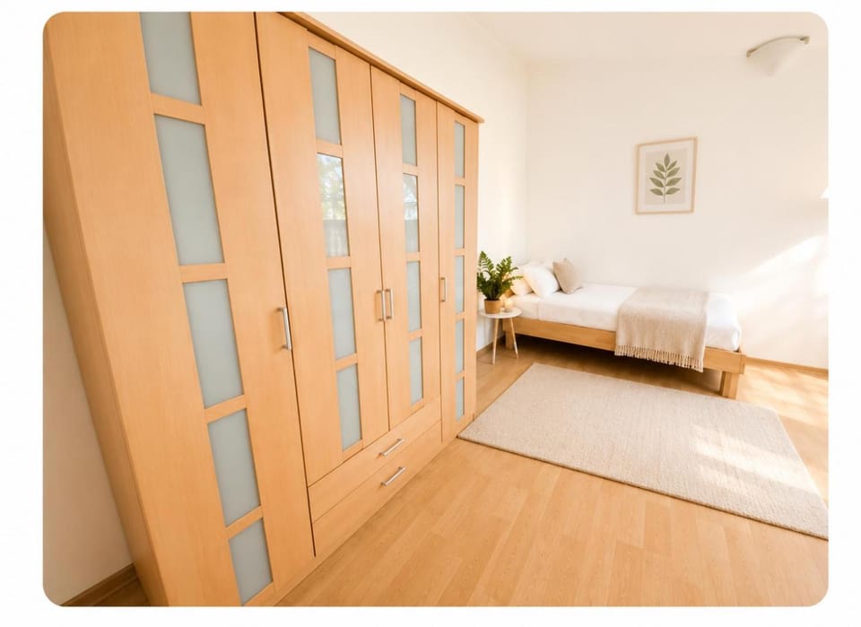 Bedroom, wardrobe