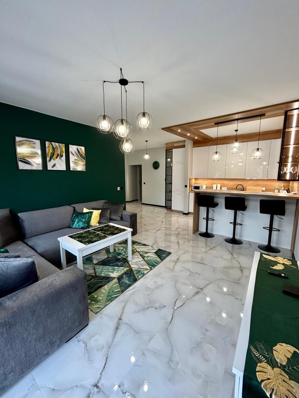 Kitchen or kitchenette, Living room, Seating area, Dining area