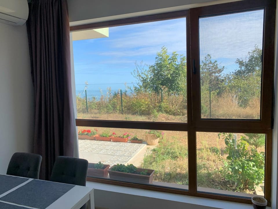 Day, Natural landscape, Garden, View (from property/room), Garden view, Sea view