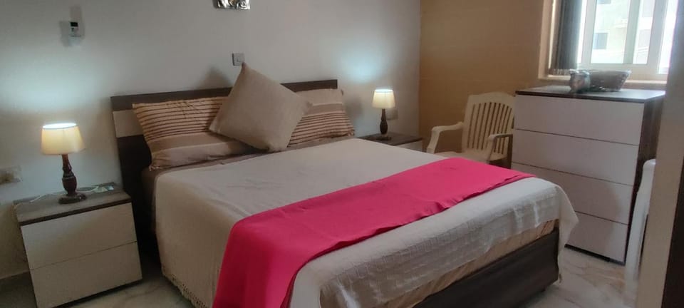 Photo of the whole room, Bedroom, hair dresser