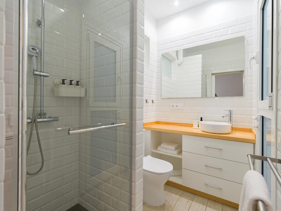 Shower, Bathroom, towels