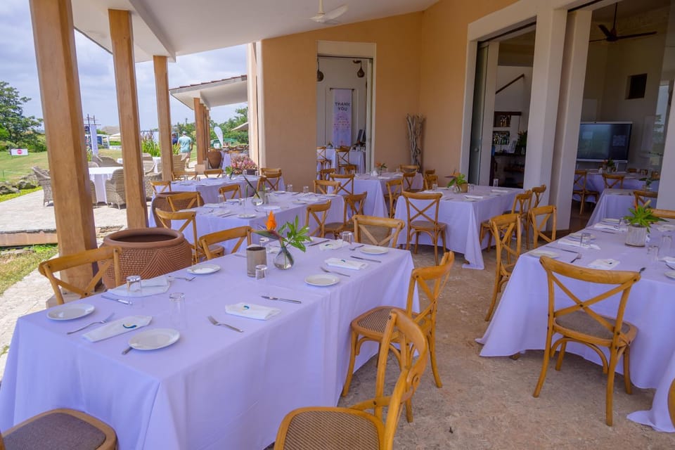 Restaurant/places to eat, Golfcourse, Dining area, Breakfast, Breakfast