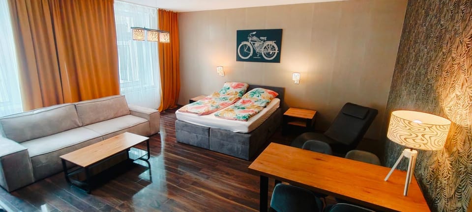 Photo of the whole room, Seating area, Bedroom