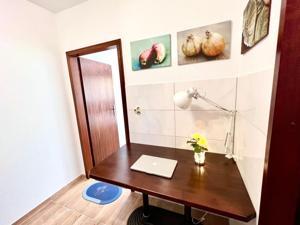 Dining area, hair dresser, locker