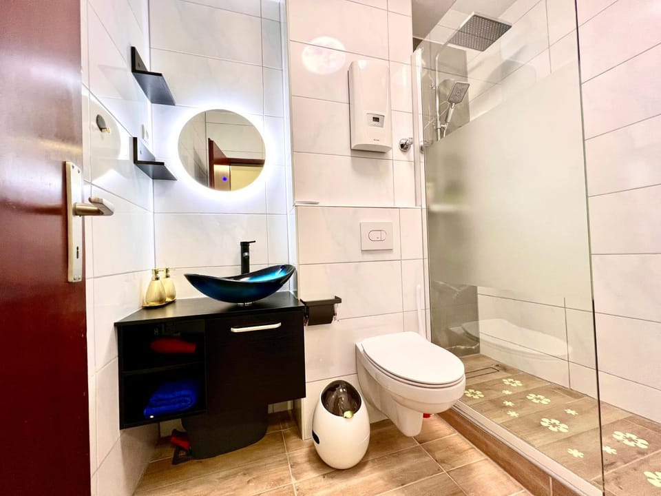 Shower, Toilet, Bathroom