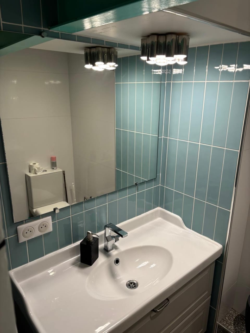 Duplex Marais - Steps from Pompidou Aldaro Apartment in Paris