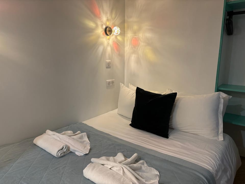 Duplex Marais - Steps from Pompidou Aldaro Apartment in Paris