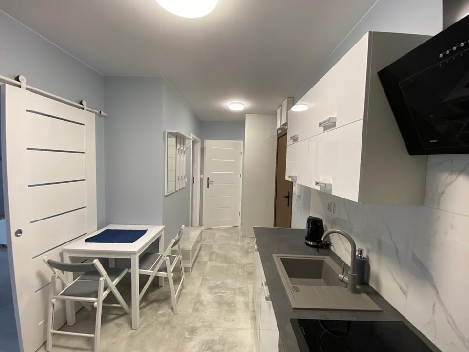 Kitchen or kitchenette, Dining area, hair dresser