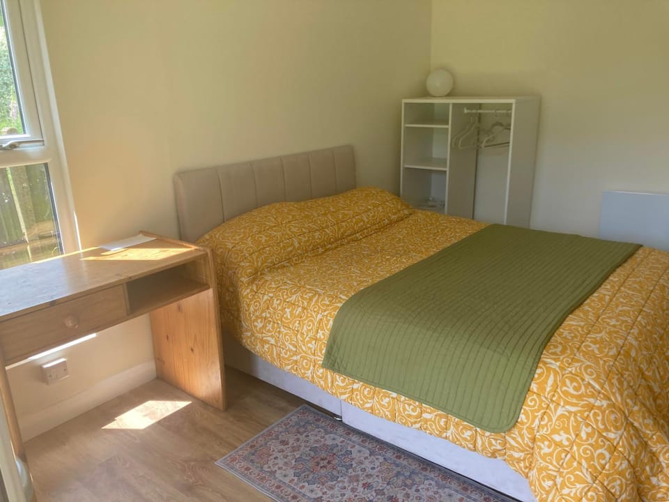 Gladstone Avenue Twickenham Apartment in Twickenham