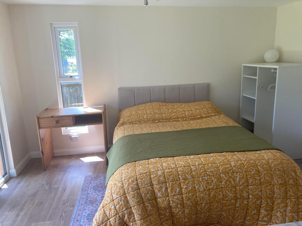 Gladstone Avenue Twickenham Apartment in Twickenham