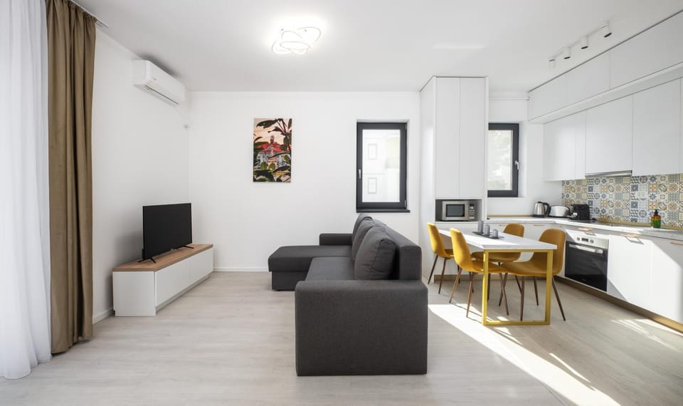 TV and multimedia, Kitchen or kitchenette, Living room, Seating area, Dining area, minibar, pet friendly, air conditioner