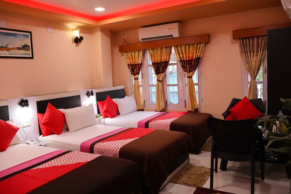 Bed, Living room, Photo of the whole room, Seating area, Bedroom