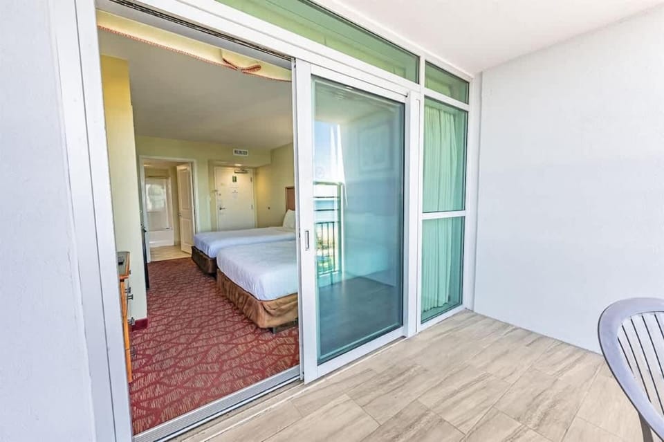 Oceanfront Convenience on Lower Floor, Heated Pool House in Myrtle Beach