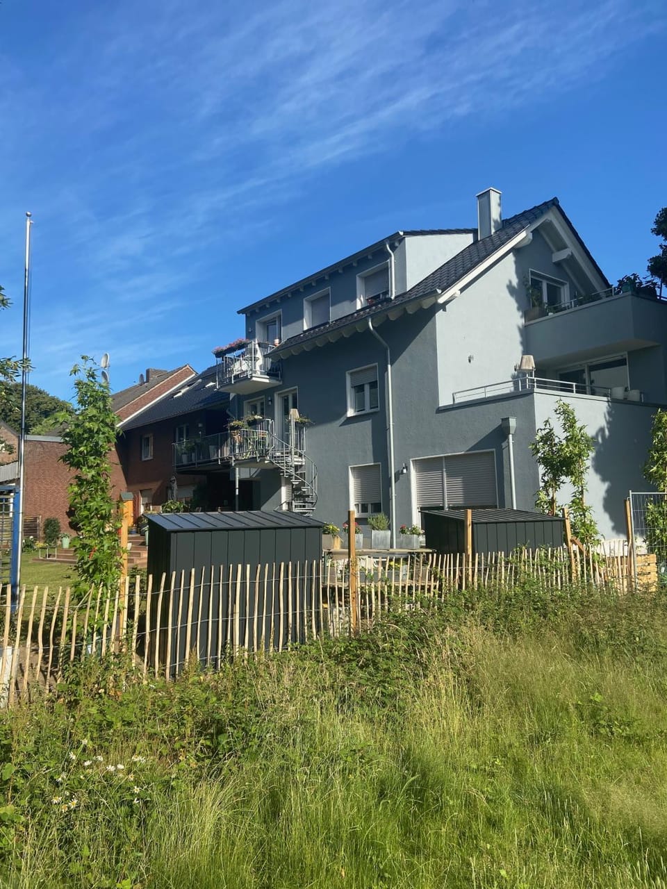Property building, Day, Garden