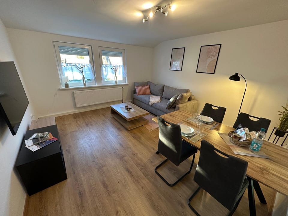TV and multimedia, Living room, Dining area