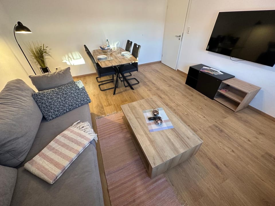 TV and multimedia, Living room, Dining area