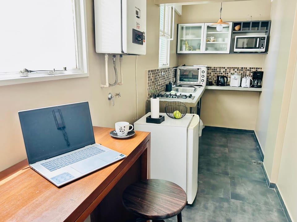 Kitchen or kitchenette, Seating area