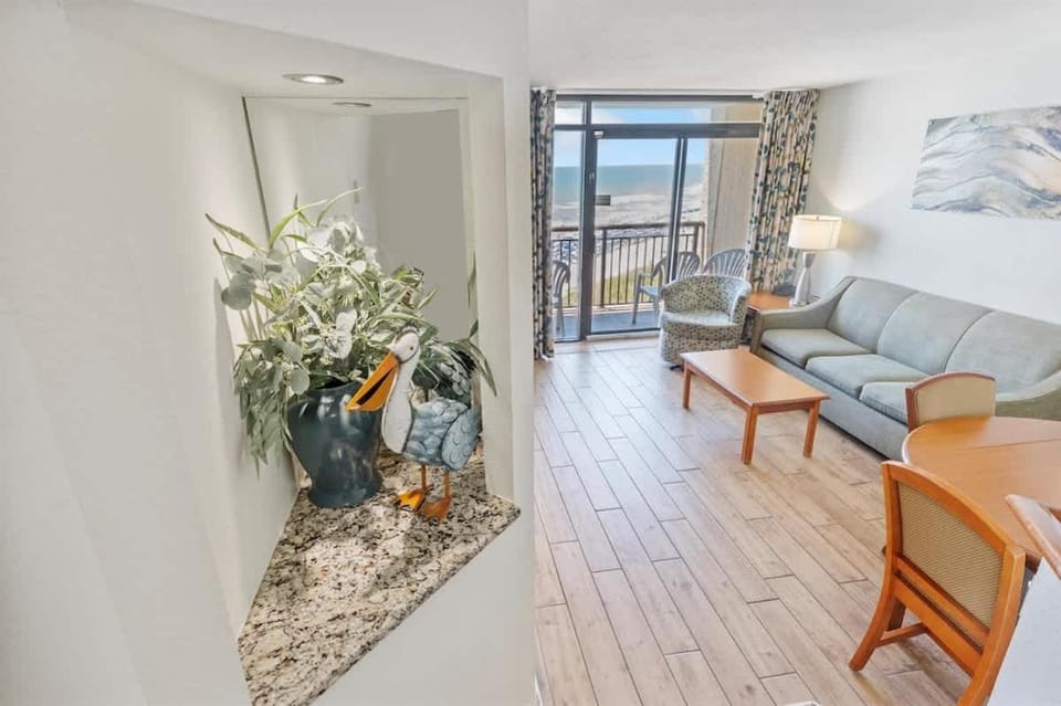 New Remodeled Direct Oceanfront Views Beach Cove House in North Myrtle Beach