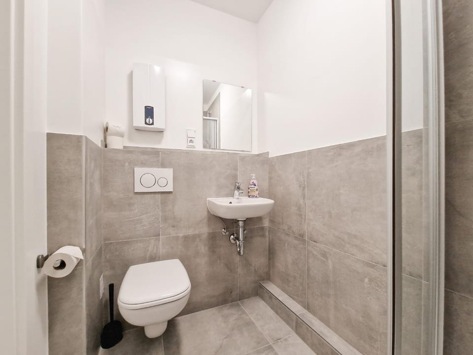 Shower, Toilet, Bathroom