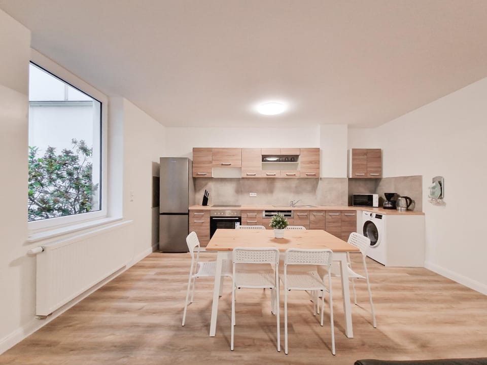 Coffee/tea facilities, dishwasher, furniture, minibar, pet friendly, stove, kitchen