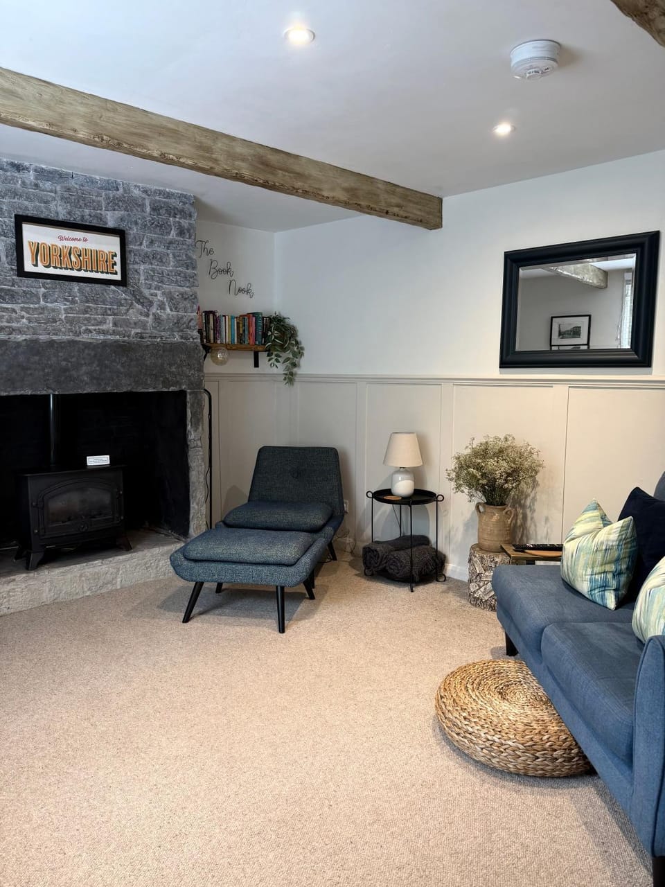 Library, TV and multimedia, Living room, Seating area