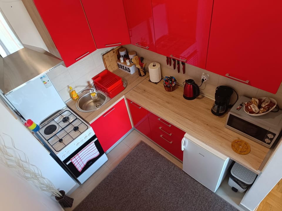 Coffee/tea facilities, Kitchen or kitchenette, microwave, oven, toaster