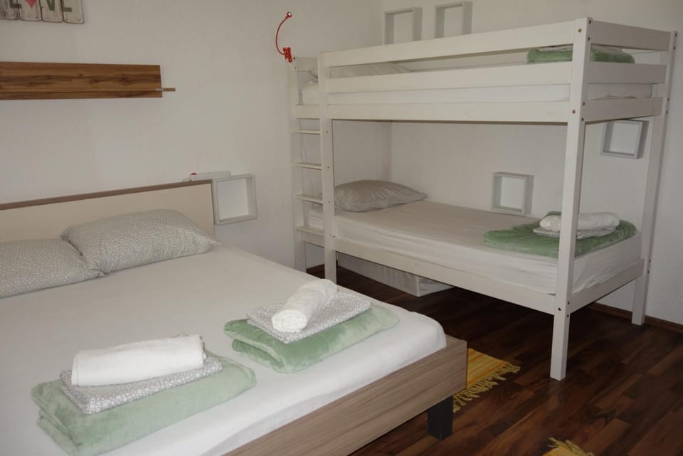 bunk bed