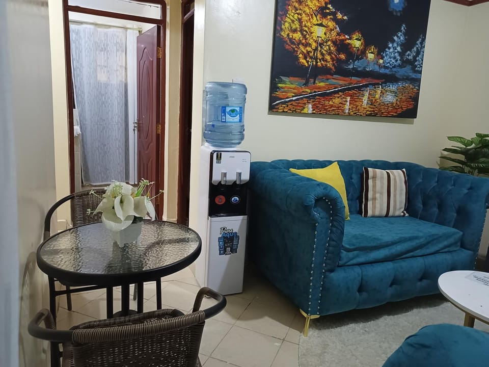 Tomarcs Suites - Donholm, Umoja, Jacaranda,Nasra Bed and Breakfast in Nairobi
