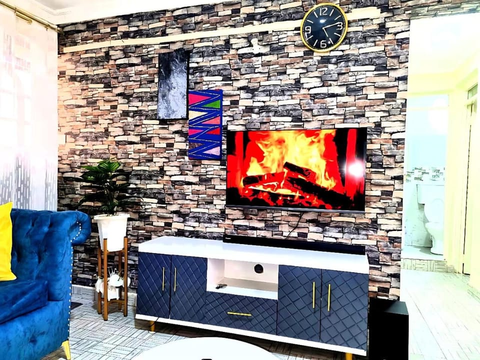Communal lounge/ TV room, TV and multimedia, Living room, Seating area, Evening entertainment