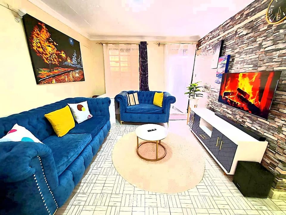 Communal lounge/ TV room, TV and multimedia, Living room, Seating area