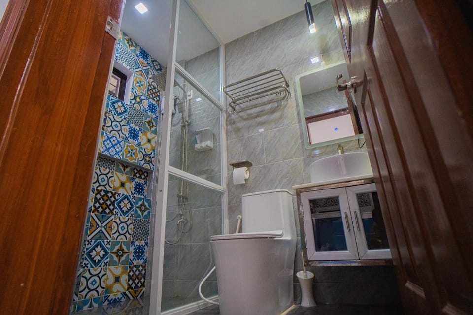 Shower, Toilet, Bathroom