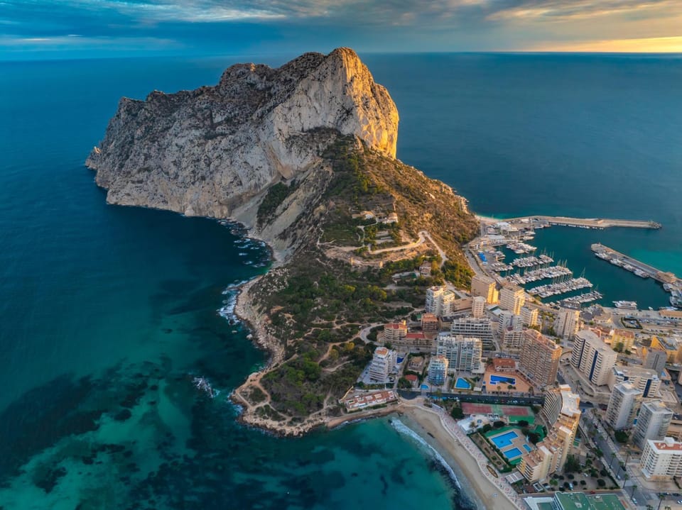 Nearby landmark, Day, Natural landscape, Bird's eye view, Beach, City view, Mountain view, Sea view