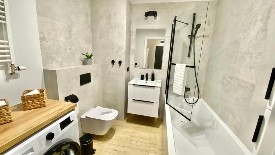Shower, Toilet, Bathroom, Bath, laundry