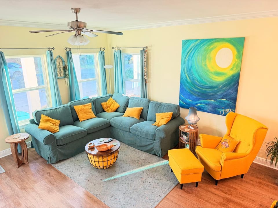 Living room, Photo of the whole room, Seating area