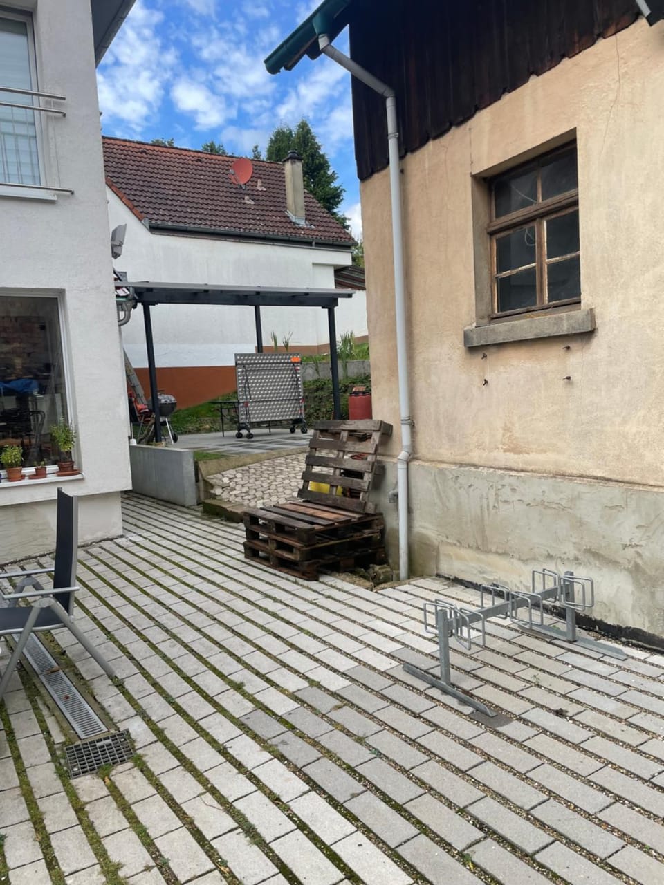 Facade/entrance, Balcony/Terrace